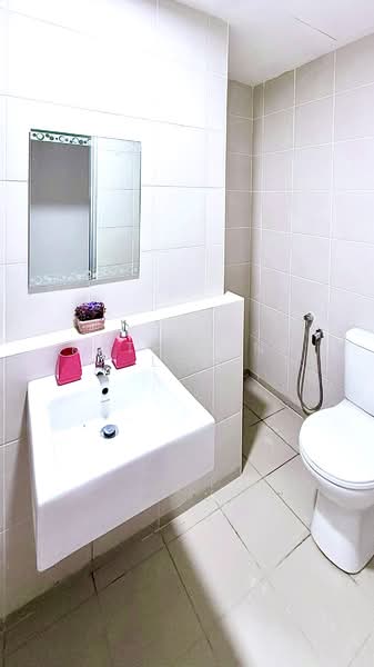 Suria Jelutong untuk Untuk Disewa - RM 2,000 /bulan, Feb 2026 - Bathroom - PropertyGuru.com.my