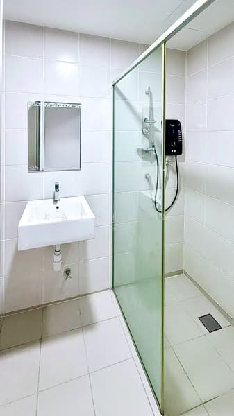 Suria Jelutong untuk Untuk Disewa - RM 2,000 /bulan, Feb 2026 - Bathroom - PropertyGuru.com.my