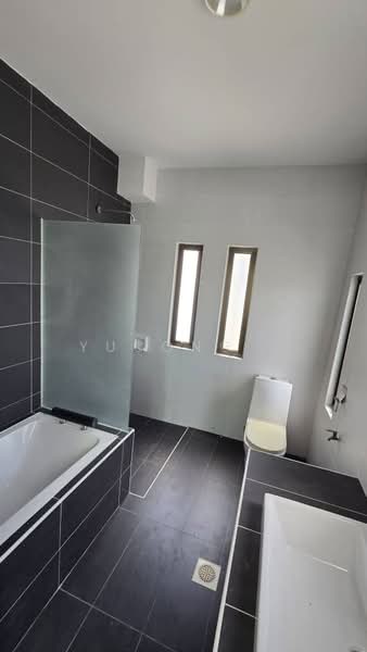 Semi-Detached House for Sale in Bukit Indah (Iskandar Puteri (Nusajaya)) - Yucong . - Bathroom - PropertyGuru.com.my