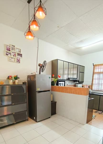 Taman Bestari Indah untuk Untuk Disewa - RM 2,000 /bulan, Feb 2026 - Kitchen - PropertyGuru.com.my