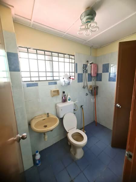 Taman Semenyih Mewah untuk Untuk Dijual - RM 550,000, Mac 2026 - Bathroom - PropertyGuru.com.my