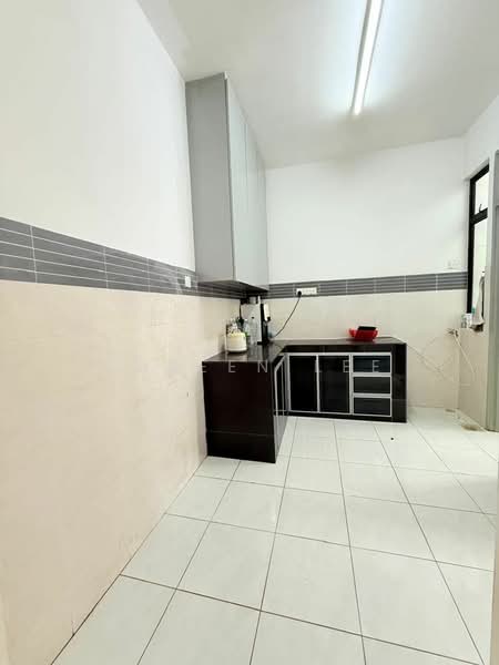 Bukit Indah Indah Park Gated Guarded Double Storey Terrace House for Sale untuk Untuk Dijual - RM 828,000, Apr 2026 - Kitchen - PropertyGuru.com.my
