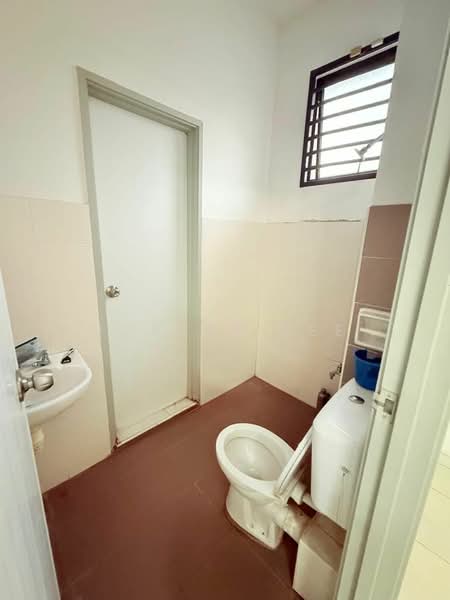 Bukit Indah Indah Park Gated Guarded Double Storey Terrace House for Sale untuk Untuk Dijual - RM 828,000, Apr 2026 - Bathroom - PropertyGuru.com.my