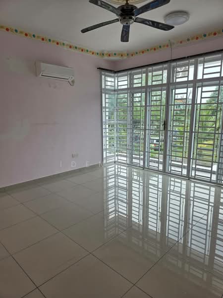 Link Bungalow for Sale in Mutiara Rini (Skudai) - Iden Tan - Living Room - PropertyGuru.com.my