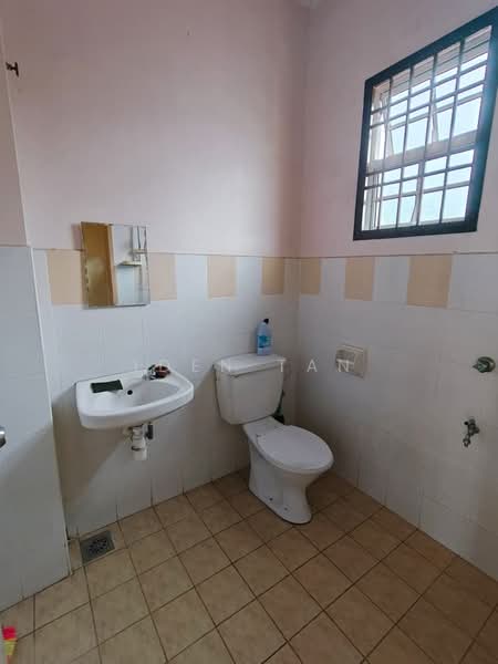 2-storey Terraced House for Sale in Bandar Putra (Kulai) - Iden Tan - Bathroom - PropertyGuru.com.my
