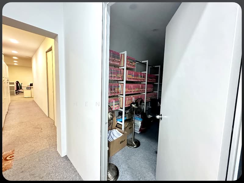 Shop / Office for Sale in Kuchai Business Park (Kuala Lumpur) - Henry Lim - Corridor - PropertyGuru.com.my
