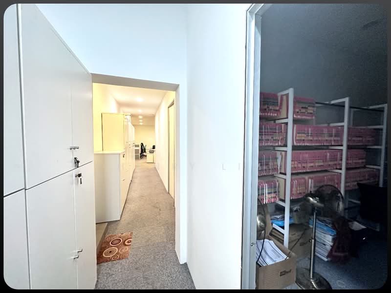 Shop / Office for Sale in Kuchai Business Park (Kuala Lumpur) - Henry Lim - Corridor - PropertyGuru.com.my