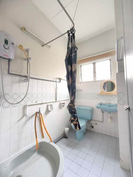 Semi-Detached House for Sale in Damansara Jaya (Petaling Jaya) - Alicia Soo - Bathroom - PropertyGuru.com.my