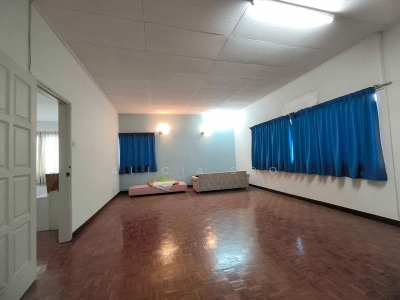 Semi-Detached House for Sale in Damansara Jaya (Petaling Jaya) - Alicia Soo - Living Room - PropertyGuru.com.my