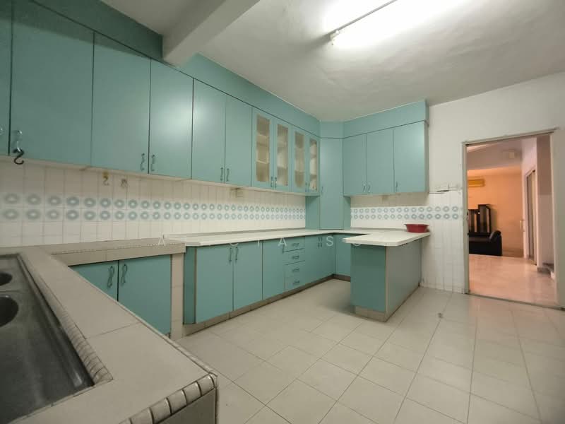 Semi-Detached House for Sale in Damansara Jaya (Petaling Jaya) - Alicia Soo - Kitchen - PropertyGuru.com.my