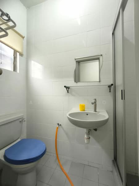 Semi-Detached House for Sale in Damansara Jaya (Petaling Jaya) - Alicia Soo - Bathroom - PropertyGuru.com.my