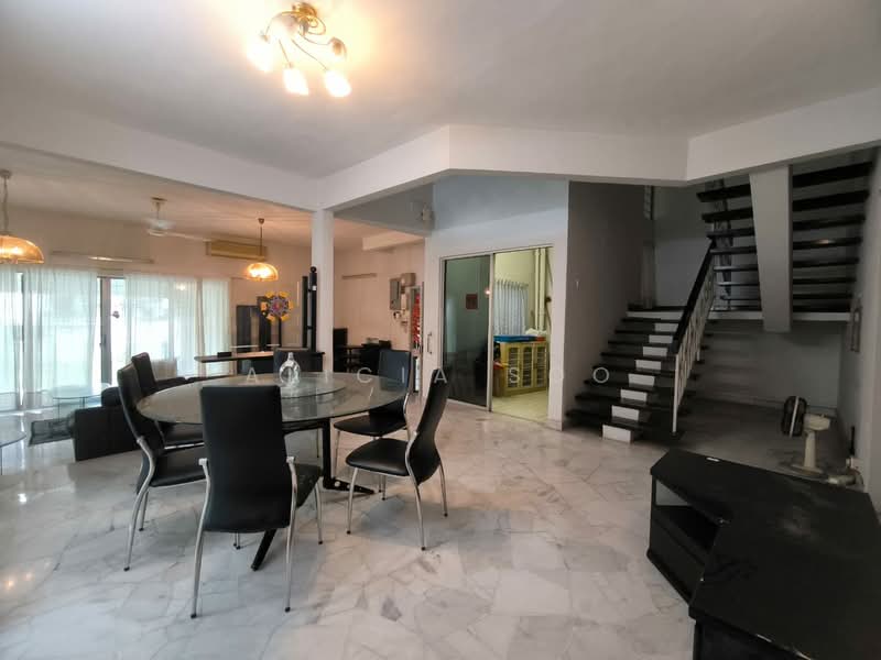 Semi-Detached House for Sale in Damansara Jaya (Petaling Jaya) - Alicia Soo - Living Room - PropertyGuru.com.my