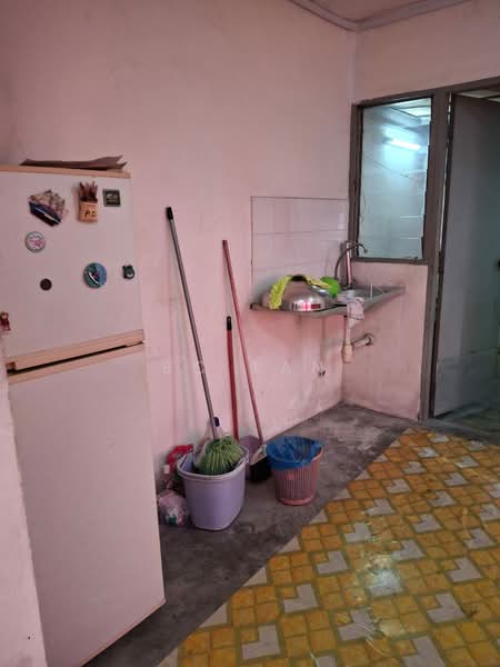 Flat for Rent at Pangsapuri Sri Meranti - BC TAN - Kitchen - PropertyGuru.com.my