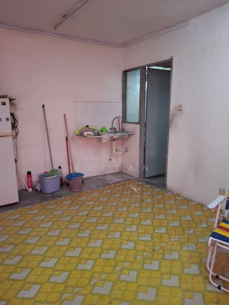 Flat for Rent at Pangsapuri Sri Meranti - BC TAN - Kitchen - PropertyGuru.com.my
