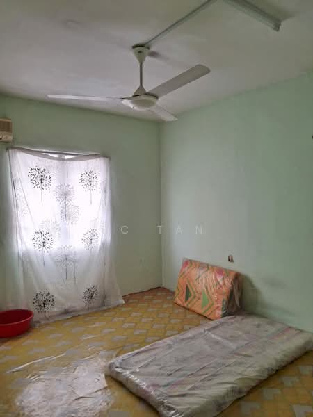 Flat for Rent at Pangsapuri Sri Meranti - BC TAN - Bedroom - PropertyGuru.com.my