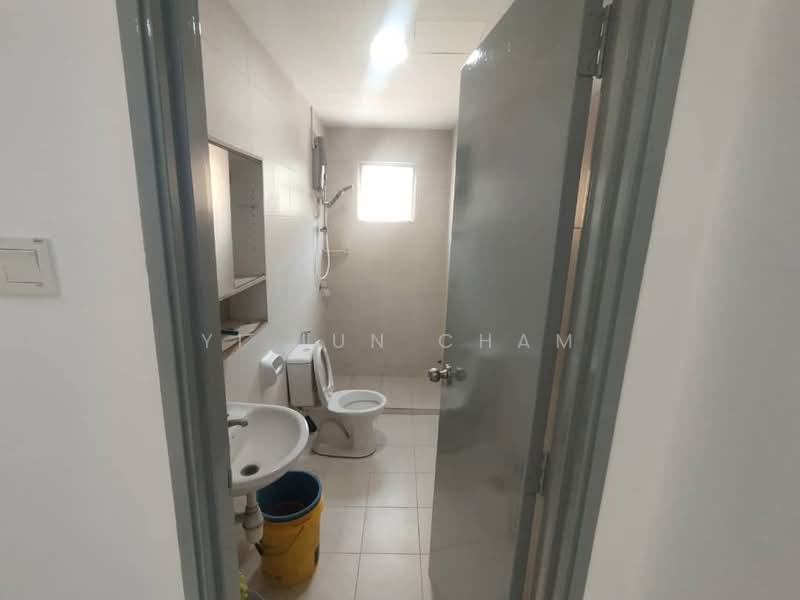 Radius Residence untuk Untuk Disewa - RM 1,300 /bulan, Feb 2026 - Bathroom - PropertyGuru.com.my