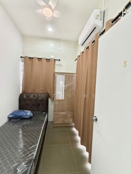 Semi-Detached House for Rent in Taman Century (Johor Bahru) - Lee Qiu Wen - Bedroom - PropertyGuru.com.my