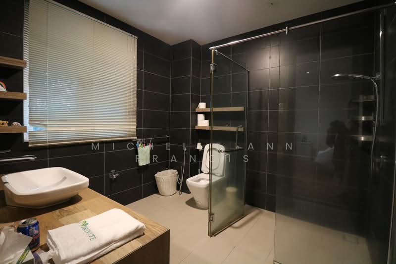 Semi-Detached House for Sale in Damansara Heights (Kuala Lumpur) - Michelle Ann Francis - Bathroom - PropertyGuru.com.my