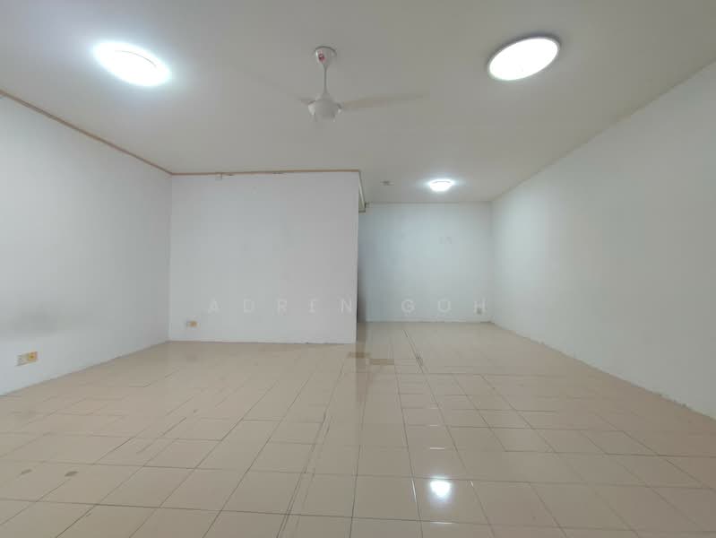 3 Storey Terrace 1700sf 6 Room Renovated Bukit Jambul Bayan Lepas untuk Untuk Disewa - RM 3,000 /bulan, Feb 2026 - Living Room - PropertyGuru.com.my