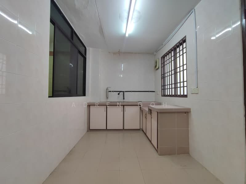 3 Storey Terrace 1700sf 6 Room Renovated Bukit Jambul Bayan Lepas untuk Untuk Disewa - RM 3,000 /bulan, Feb 2026 - Kitchen - PropertyGuru.com.my