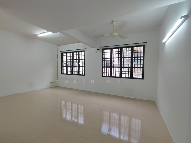 3 Storey Terrace 1700sf 6 Room Renovated Bukit Jambul Bayan Lepas untuk Untuk Disewa - RM 3,000 /bulan, Feb 2026 - 1st Floor Living Room - PropertyGuru.com.my
