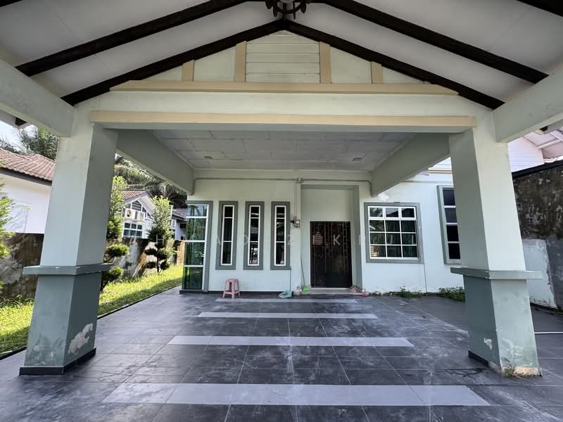 Berkembar Setingkat Sri Gading untuk Untuk Dijual - RM 400,000, Mac 2026 - Exterior - PropertyGuru.com.my