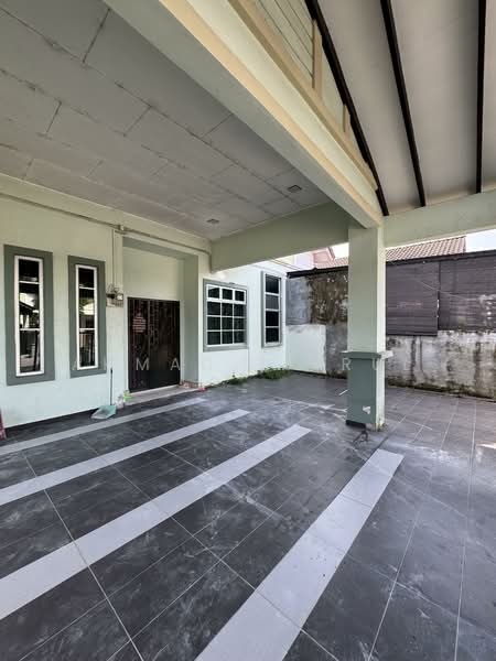 Berkembar Setingkat Sri Gading untuk Untuk Dijual - RM 400,000, Mac 2026 - Exterior - PropertyGuru.com.my