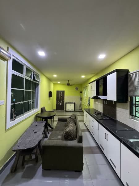 Berkembar Setingkat Sri Gading untuk Untuk Dijual - RM 400,000, Mac 2026 - Kitchen - PropertyGuru.com.my