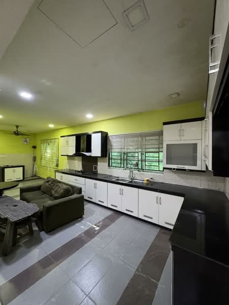 Berkembar Setingkat Sri Gading untuk Untuk Dijual - RM 400,000, Mac 2026 - Kitchen - PropertyGuru.com.my