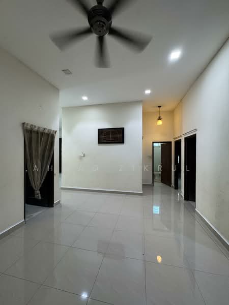 Berkembar Setingkat Sri Gading untuk Untuk Dijual - RM 400,000, Mac 2026 - Interior - PropertyGuru.com.my