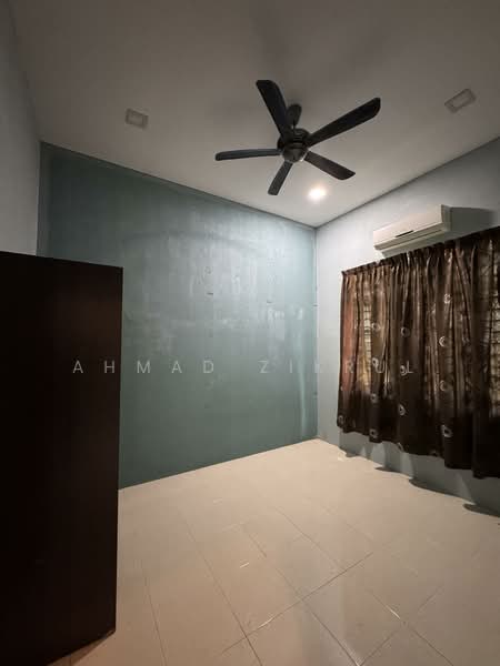 Berkembar Setingkat Sri Gading untuk Untuk Dijual - RM 400,000, Mac 2026 - Interior - PropertyGuru.com.my