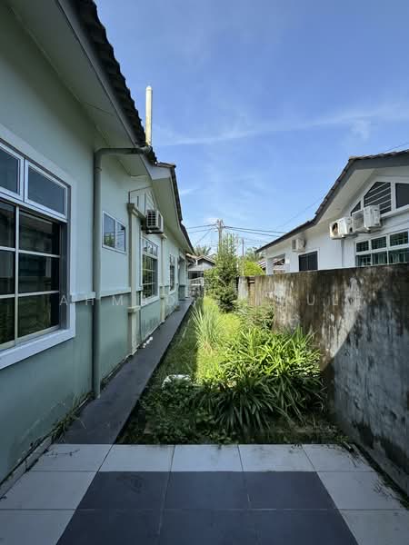 Berkembar Setingkat Sri Gading untuk Untuk Dijual - RM 400,000, Mac 2026 - Exterior - PropertyGuru.com.my