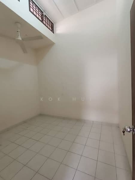 2-storey Terraced House for Sale in Taman Pelangi Indah (Ulu Tiram) - Kok Hui - Interior - PropertyGuru.com.my