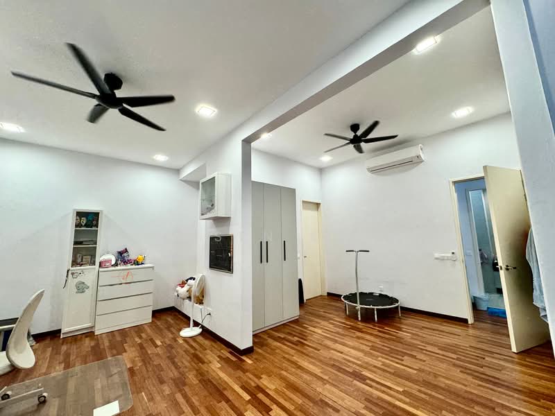 Semi-Detached House for Sale in Setia Alam (Selangor) - Jansen Khoo - Living Room - PropertyGuru.com.my