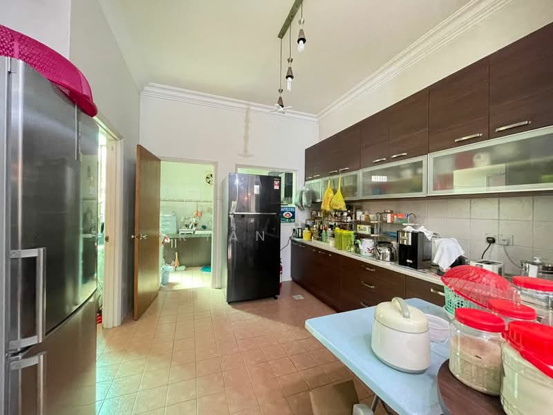 3-storey Terraced House for Sale in Taman Tasik Indah Mewah (Batu) - Ryan Tee - Kitchen - PropertyGuru.com.my