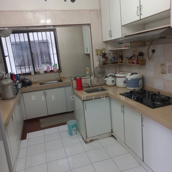 Pantai Hillpark 2 untuk Untuk Dijual - RM 410,000, Mac 2026 - Kitchen - PropertyGuru.com.my
