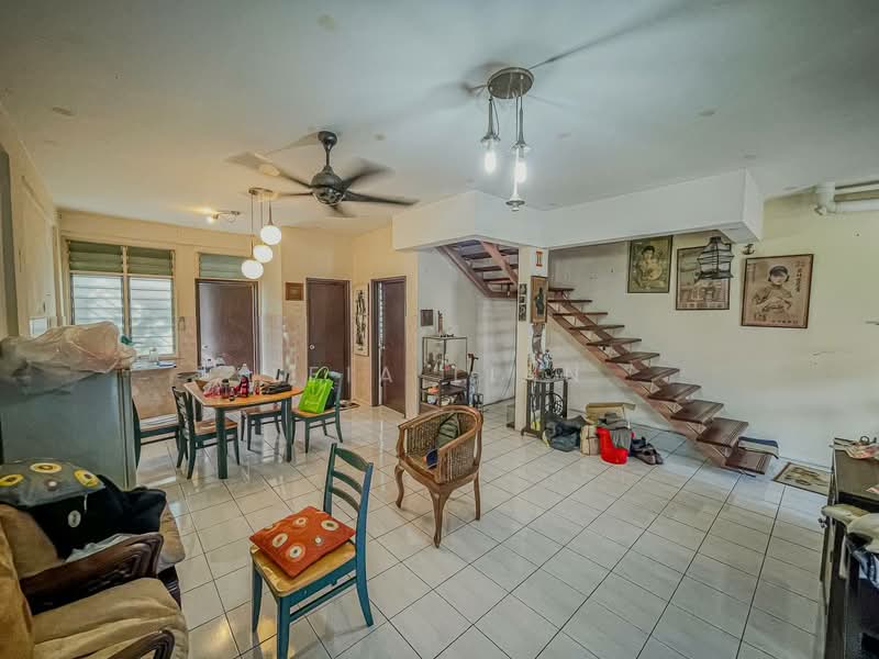 2-storey Terraced House for Sale in Bandar Saujana Putra (Tanjong Duabelas) - Leia Lian - Living Room - PropertyGuru.com.my