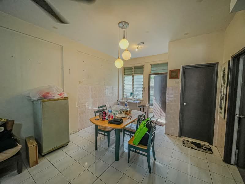 2-storey Terraced House for Sale in Bandar Saujana Putra (Tanjong Duabelas) - Leia Lian - Kitchen - PropertyGuru.com.my