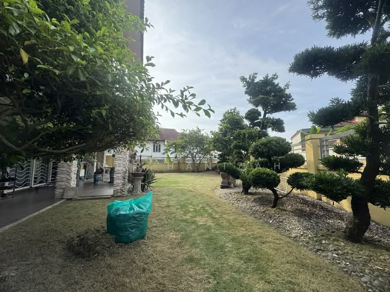 2-storey Terraced House for Sale in Denai Alam (Shah Alam) - Nur Hanizah - Garden - PropertyGuru.com.my