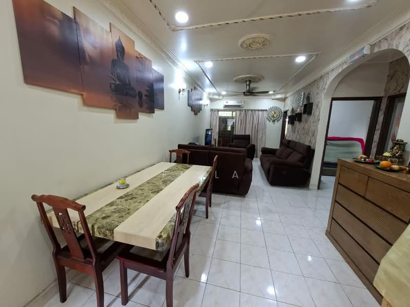 Rumah Bandar untuk Dijual di Taman Sri Sentosa (Jalan Klang Lama (Old Klang Road)) - Ken Lai - Living Room - PropertyGuru.com.my