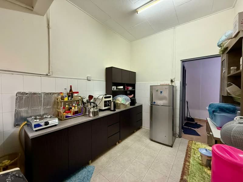 Rumah Teres 1 Tingkat untuk Dijual di Taman Sutra (Kulai) - Winnie Ng - Kitchen - PropertyGuru.com.my