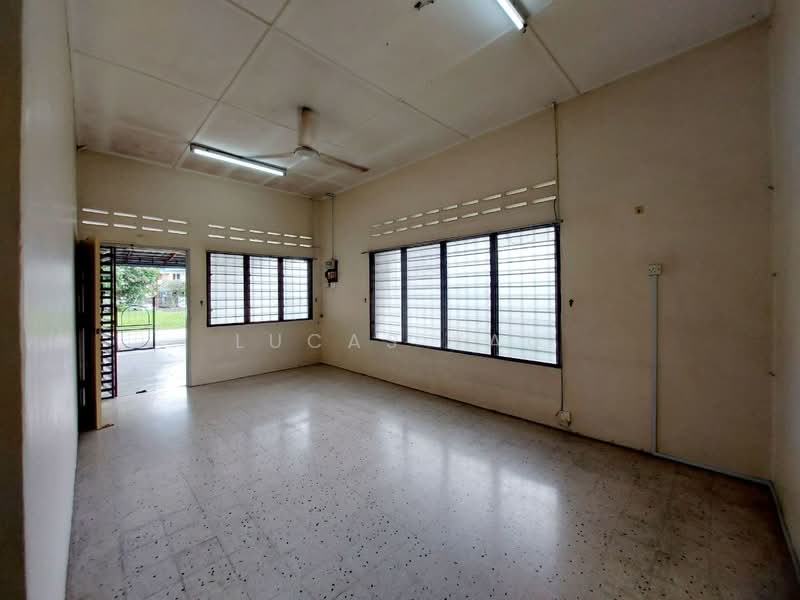 1-storey Terraced House for Sale in Ipoh (Perak) - Lucas Yau - Living Room - PropertyGuru.com.my