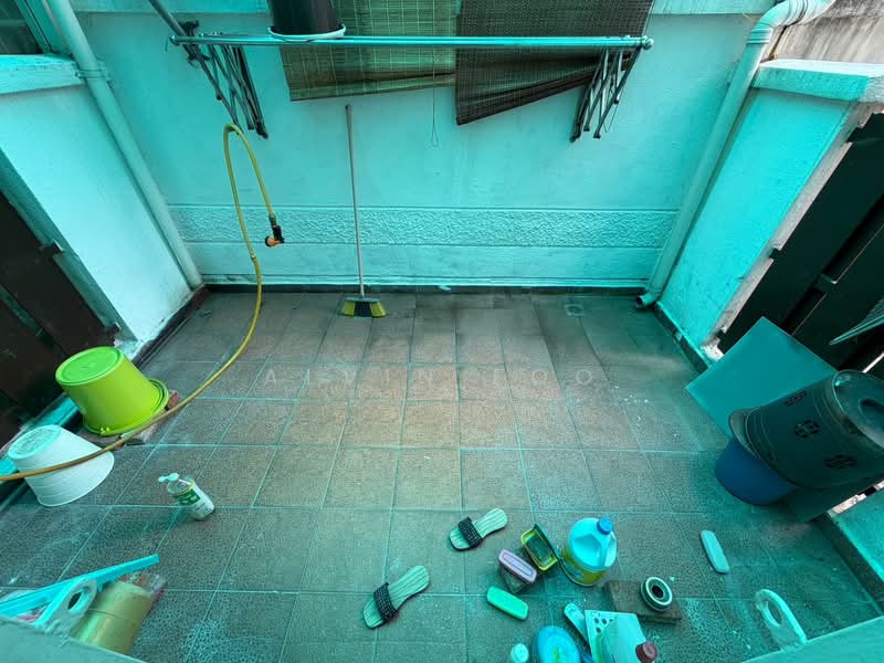 Townhouse for Sale in Jalan Ipoh (Kuala Lumpur) - Alvin Foo - Balcony - PropertyGuru.com.my