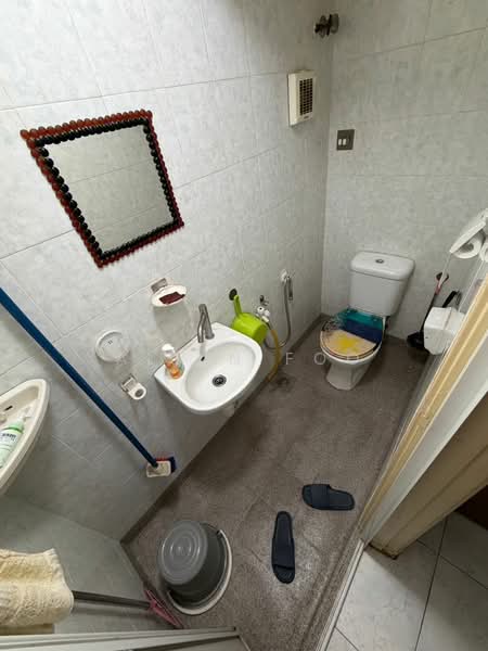 Townhouse for Sale in Jalan Ipoh (Kuala Lumpur) - Alvin Foo - Bathroom - PropertyGuru.com.my