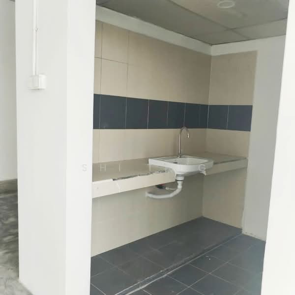 Shop for Sale in Taman Damansara Aliff (Tampoi) - Shi Ting - Kitchen - PropertyGuru.com.my