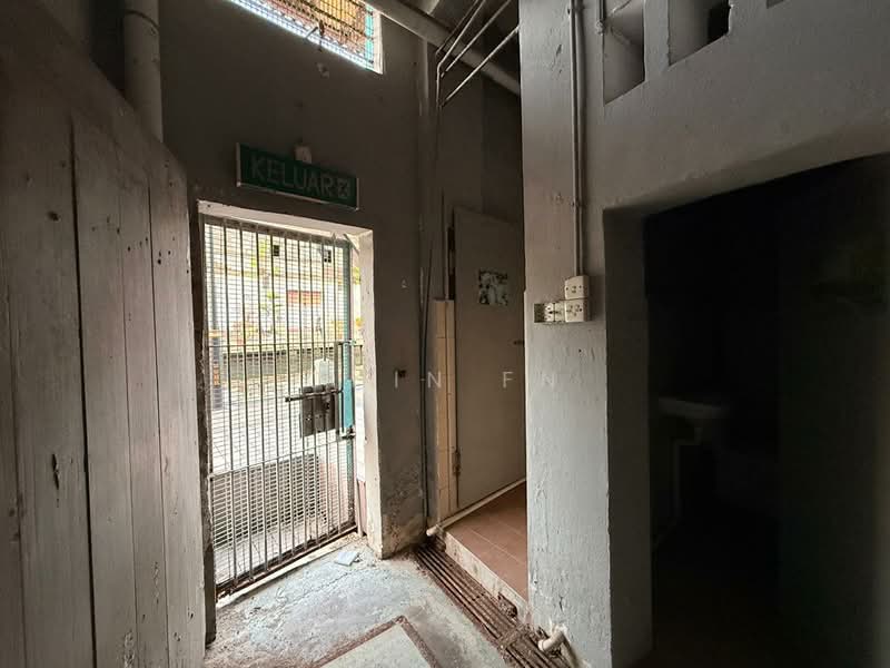 Shop for Rent in Kampung Pantai (Melaka City) - CHIN FN - Entrance - PropertyGuru.com.my