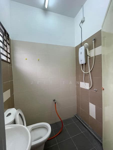 Station 18 untuk Untuk Disewa - RM 1,300 /bulan, Feb 2026 - Bathroom - PropertyGuru.com.my
