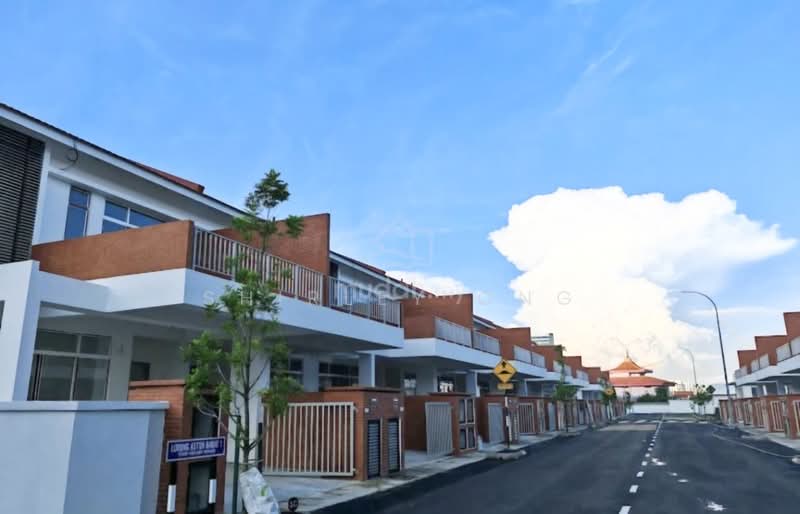 Taman Aston Barat untuk Untuk Dijual - RM 760,000, Mac 2026 - PropertyGuru.com.my
