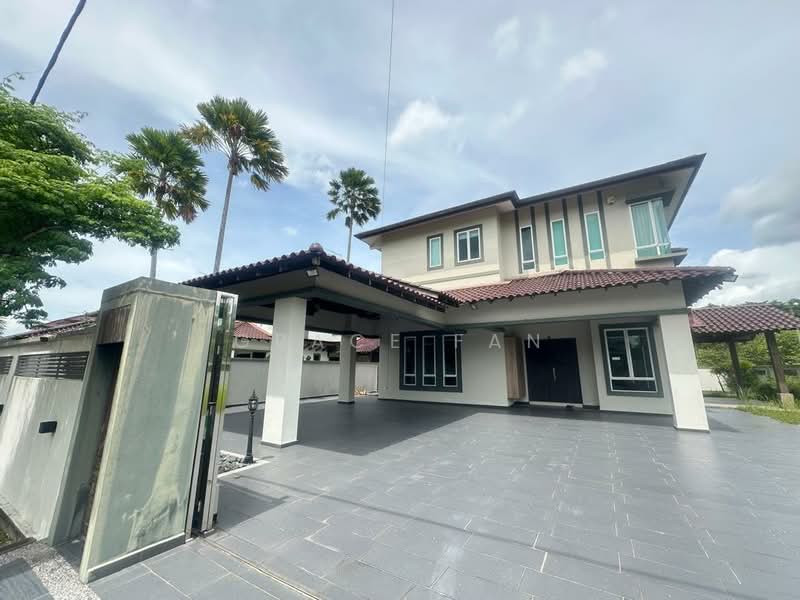 Bungalow for Sale in Taman Kluang Indah (Kluang) - Grace Fan - Exterior - PropertyGuru.com.my
