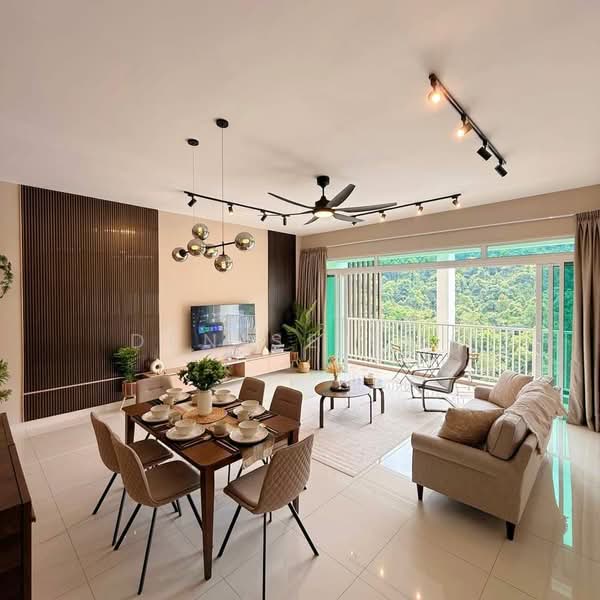 Ferringhi Residence 2 untuk Untuk Disewa - RM 4,300 /bulan, Mac 2026 - Living Room - PropertyGuru.com.my